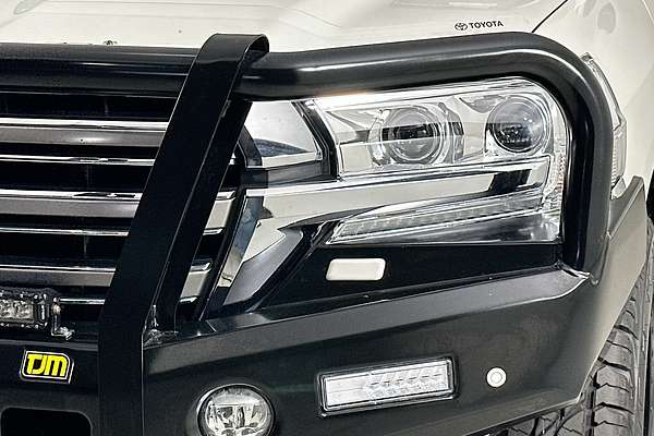 2019 Toyota LANDCRUISER LC200 SAHARA (4x4) VDJ200R