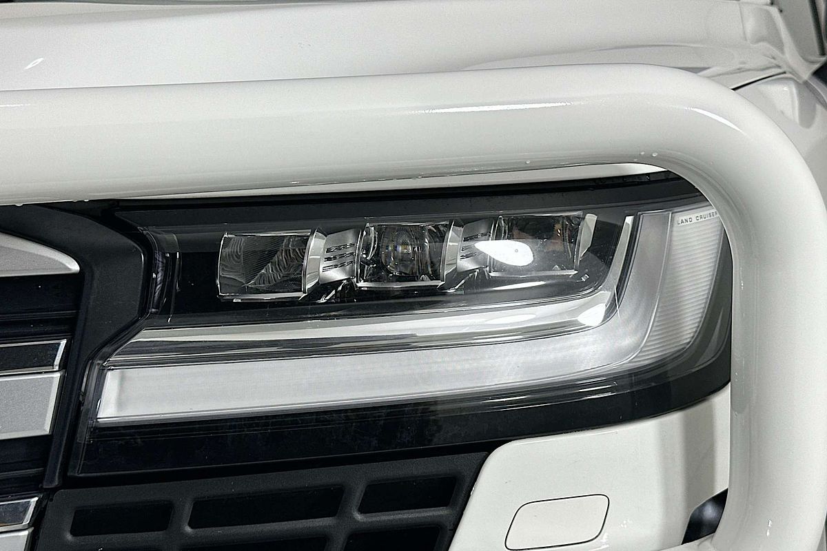 2023 Toyota LANDCRUISER VX FJA300R