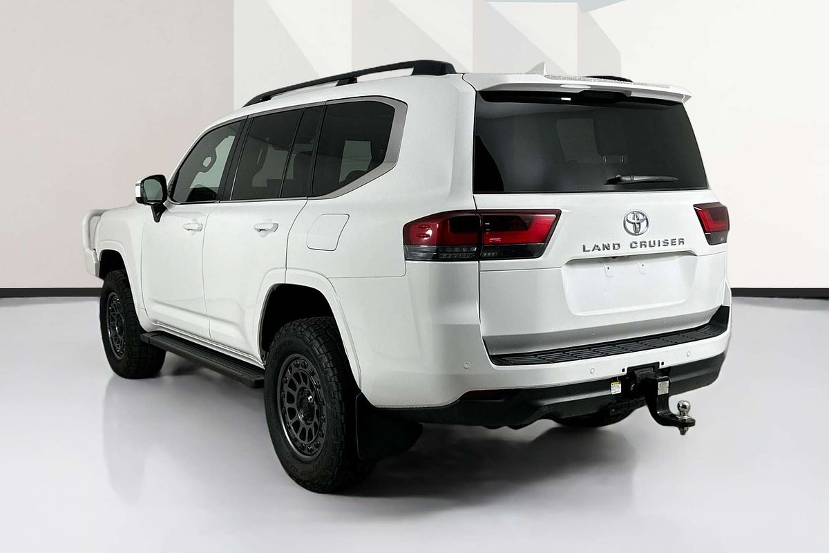 2023 Toyota LANDCRUISER VX FJA300R