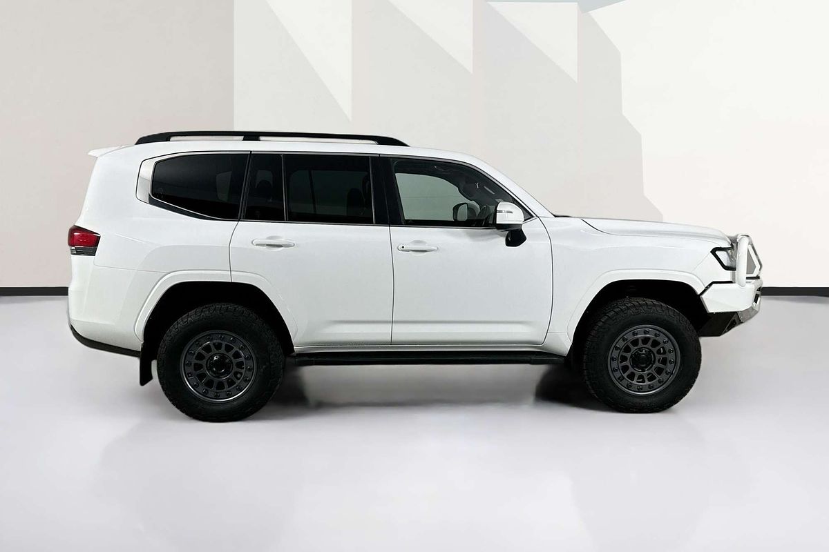 2023 Toyota LANDCRUISER VX FJA300R