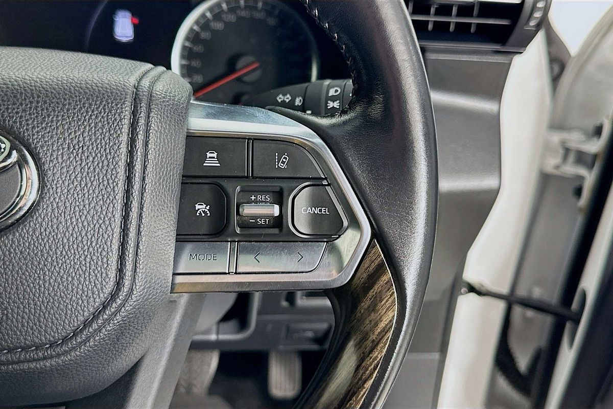 2023 Toyota LANDCRUISER VX FJA300R