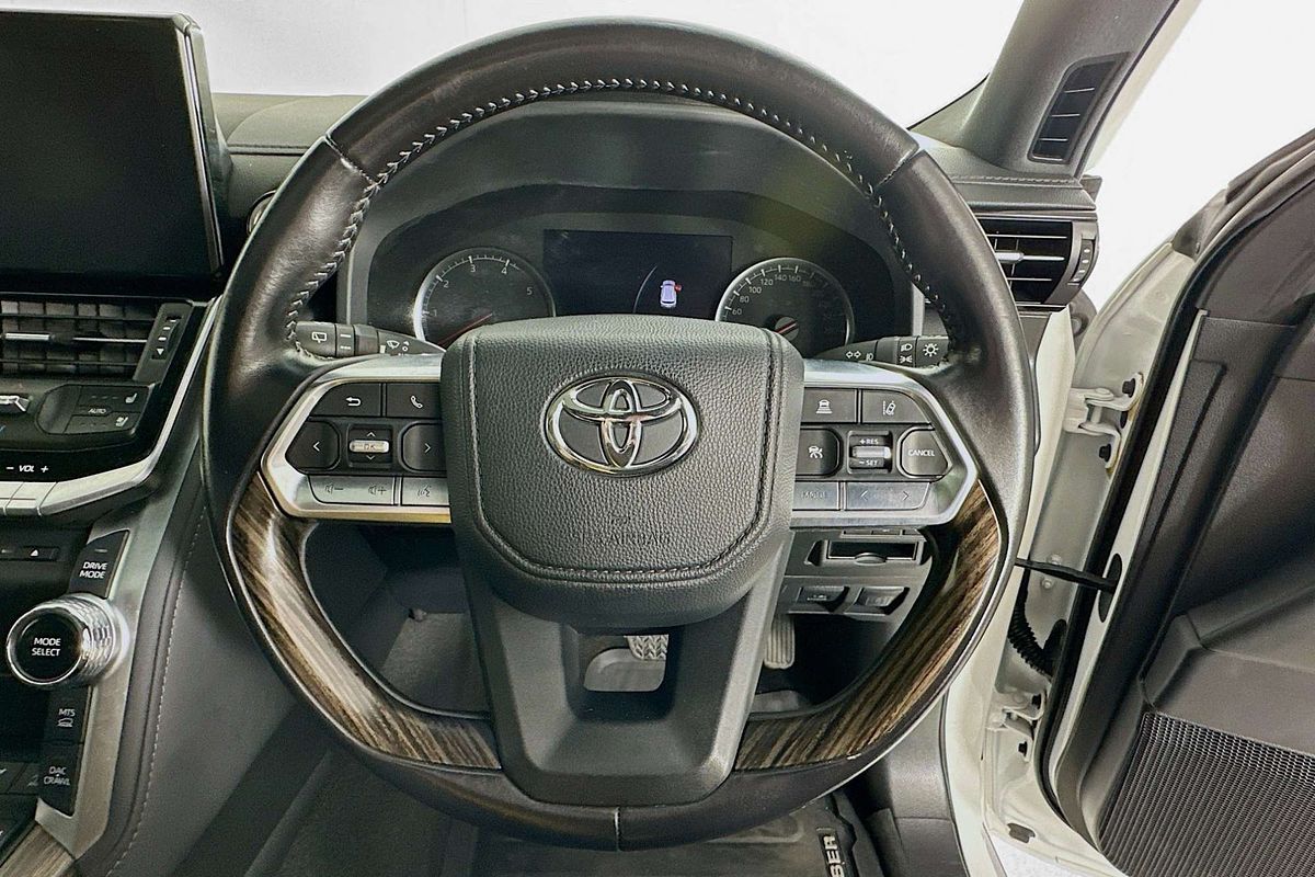 2023 Toyota LANDCRUISER VX FJA300R