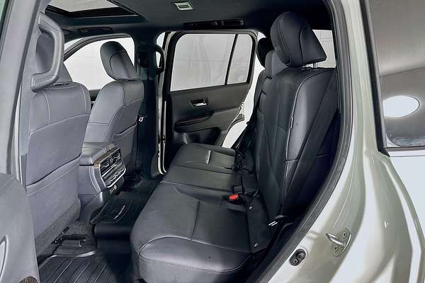 2023 Toyota LANDCRUISER VX FJA300R