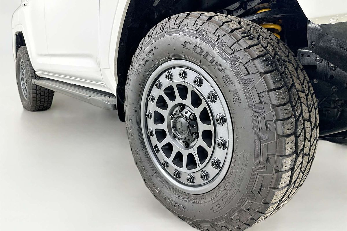2023 Toyota LANDCRUISER VX FJA300R