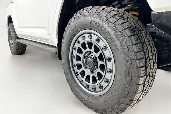 2023 Toyota LANDCRUISER VX FJA300R