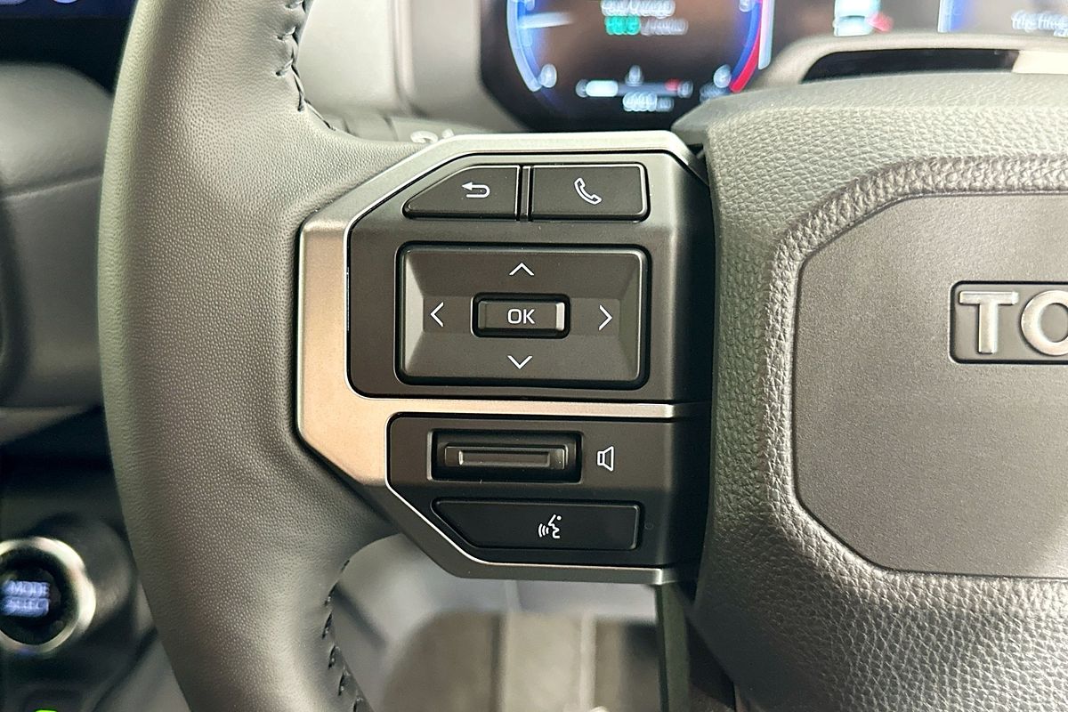 2025 Toyota LANDCRUISER PRADO VX FROSTED WHITE GDJ251R