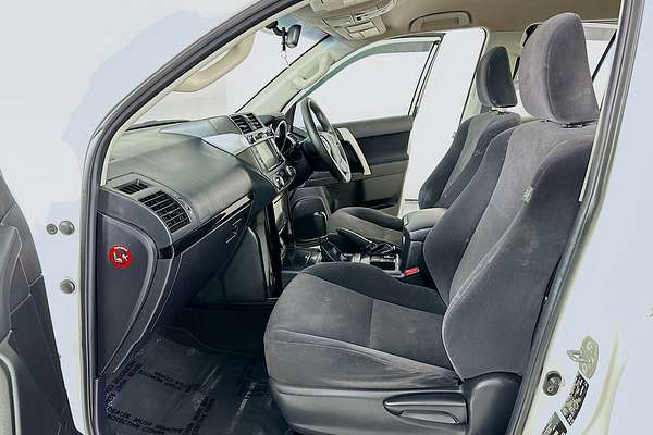 2017 Toyota LANDCRUISER GX GDJ150R