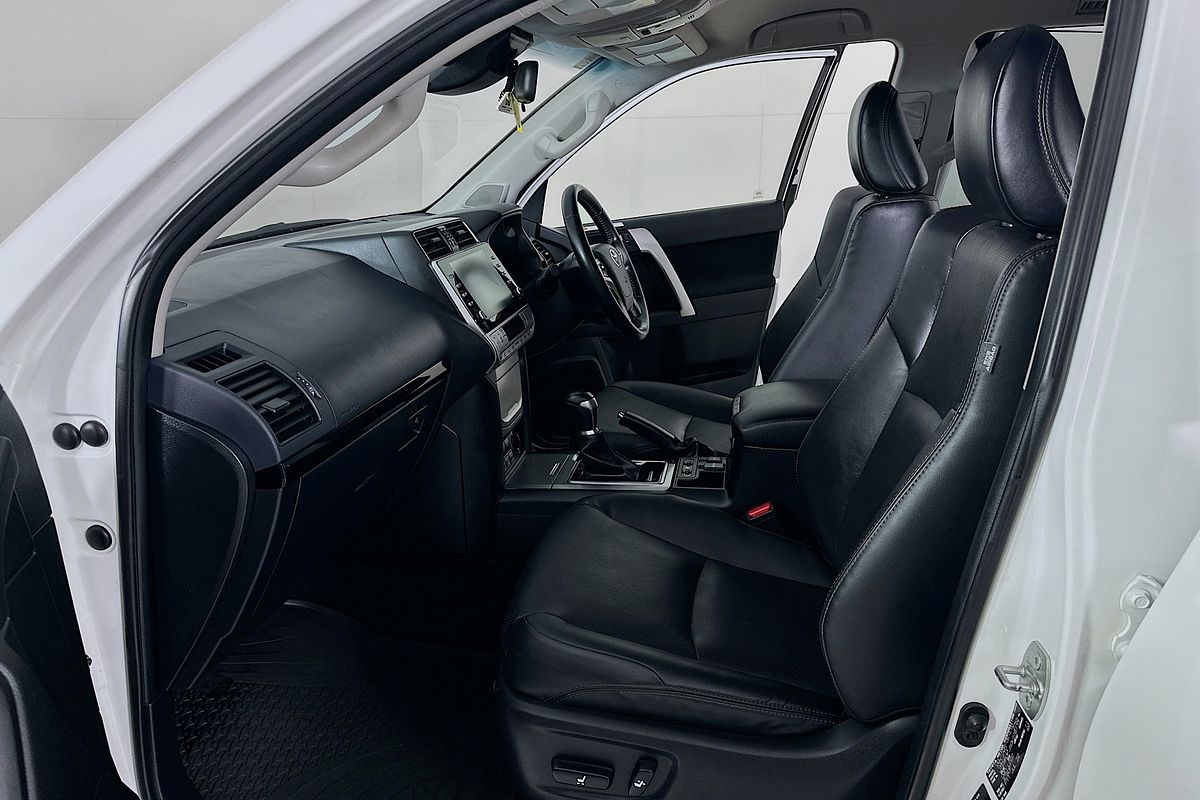 2022 Toyota LANDCRUISER PRADO GXL PREMIUM INTERIOR GDJ150R