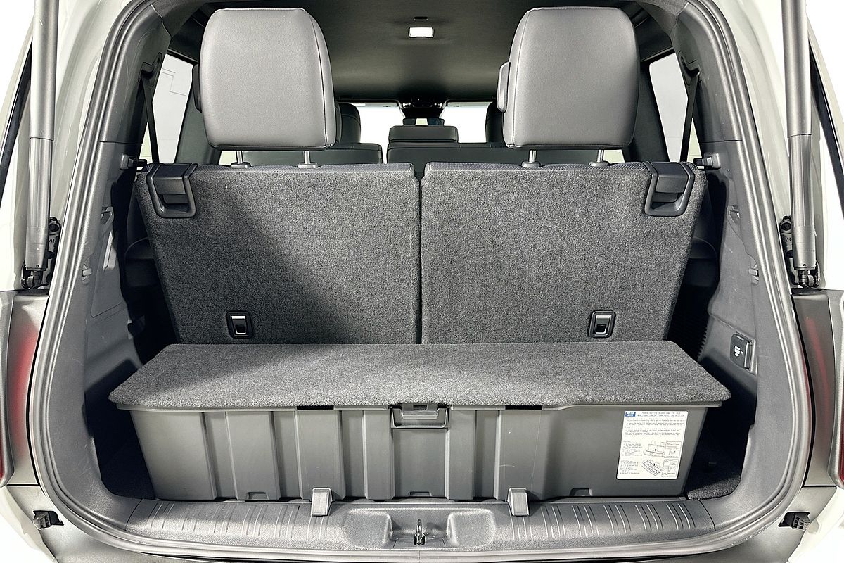 2025 Toyota LANDCRUISER PRADO VX FROSTED WHITE GDJ251R