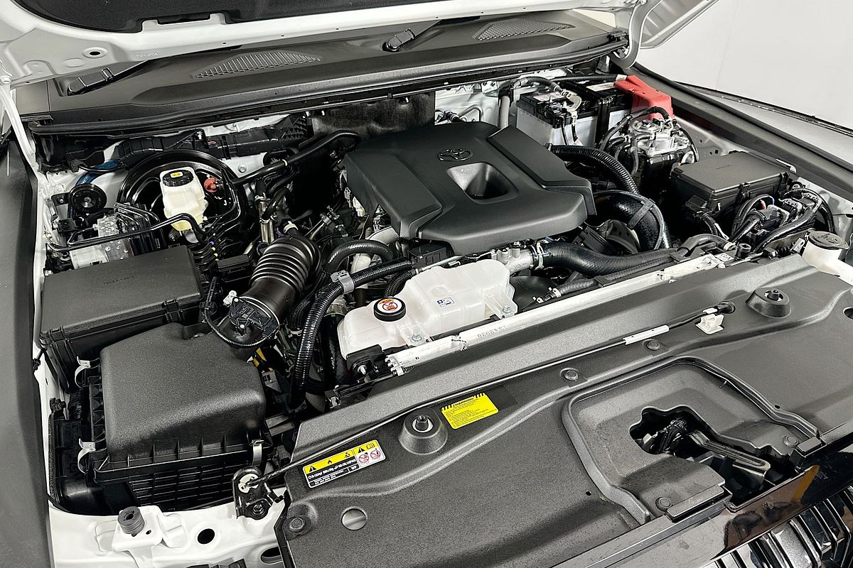 2025 Toyota LANDCRUISER PRADO VX FROSTED WHITE GDJ251R