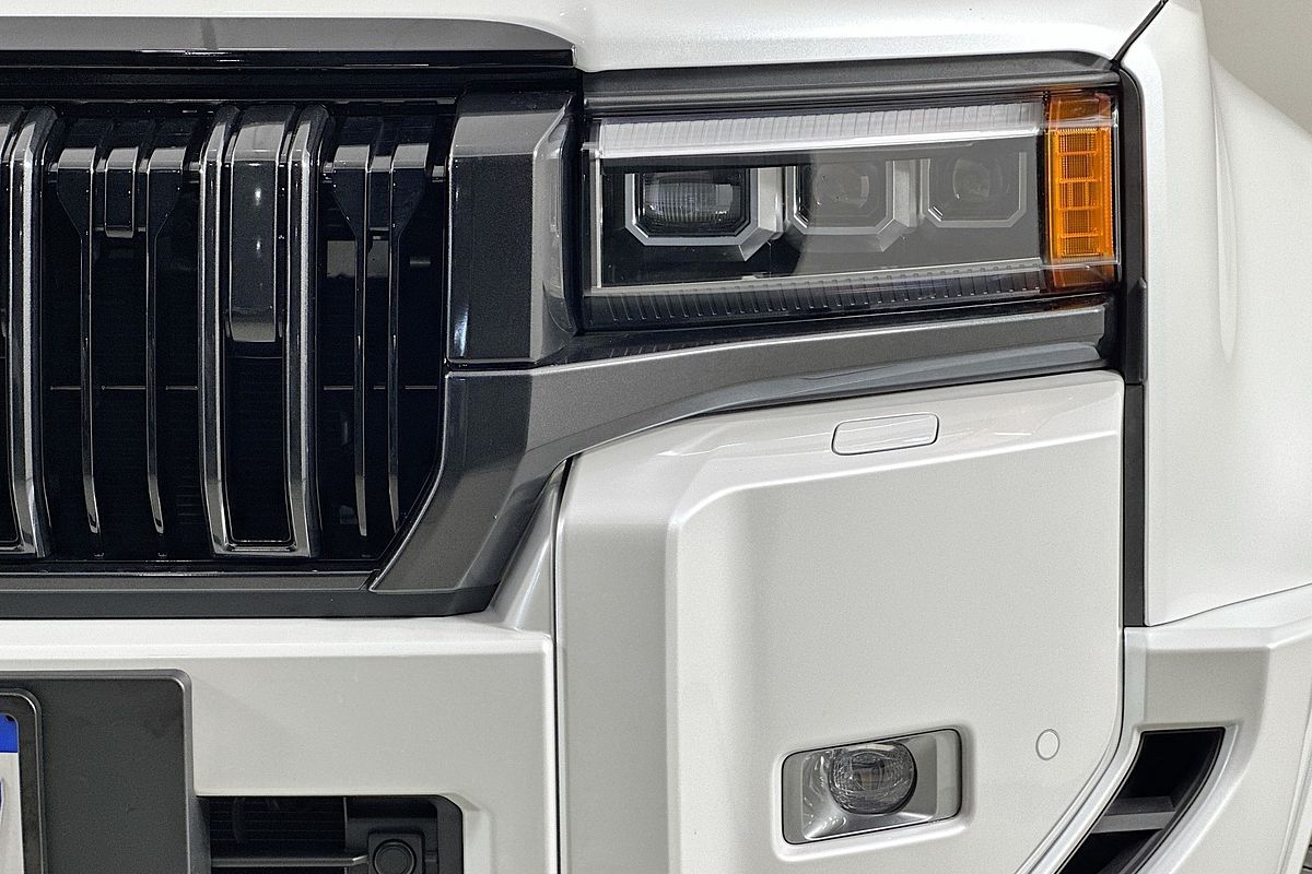 2025 Toyota LANDCRUISER PRADO VX FROSTED WHITE GDJ251R