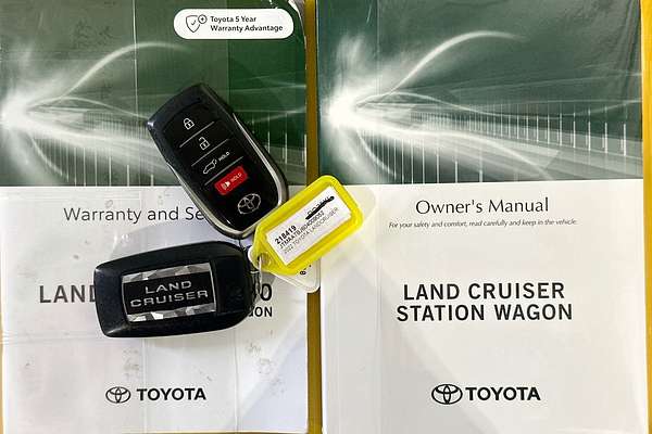 2022 Toyota Landcruiser LC300 SAHARA (4x4) FJA300R