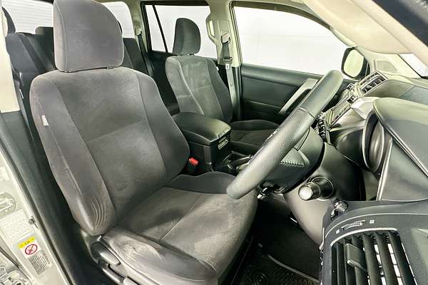 2017 Toyota Landcruiser PRADO GX 7 SEAT (4x4) GDJ150R MY17