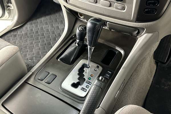 2007 Toyota LANDCRUISER GXL (4x4) UZJ100R UPGRADE II