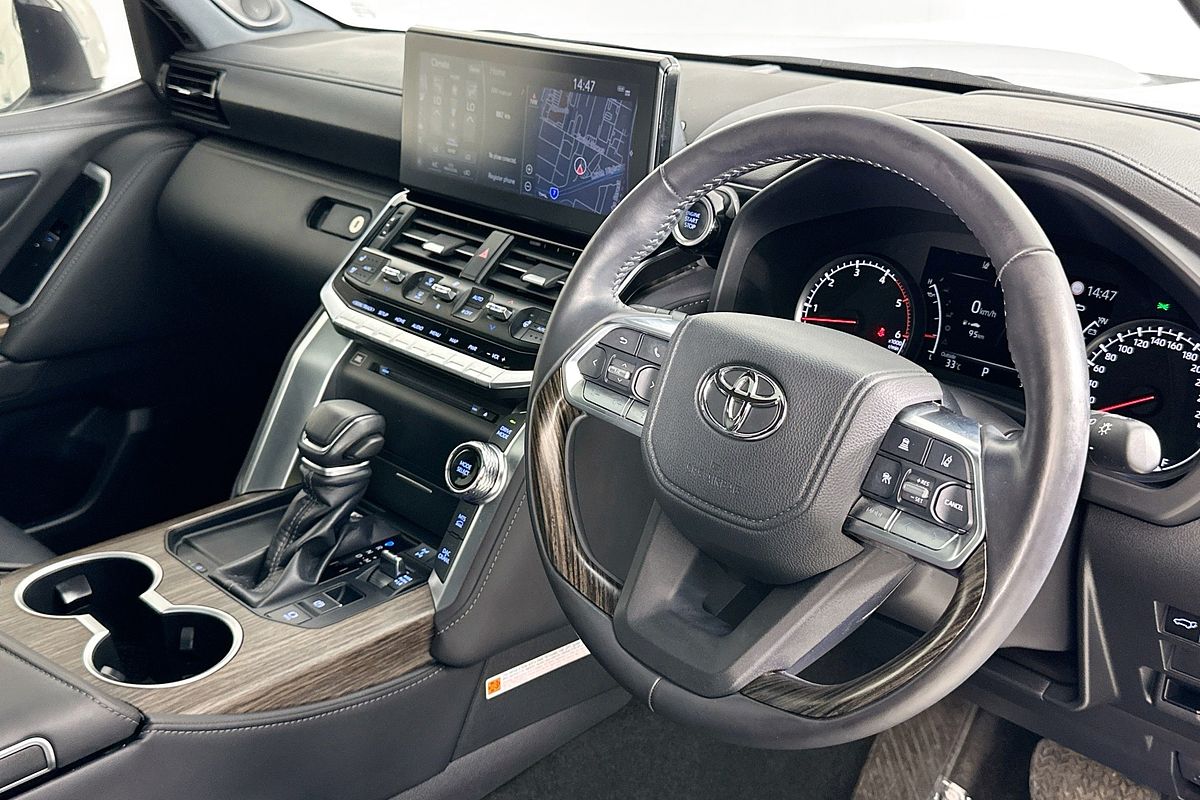2024 Toyota LANDCRUISER LC300 SAHARA (4x4) FJA300R