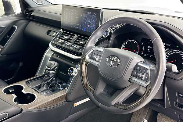 2024 Toyota LANDCRUISER LC300 SAHARA (4x4) FJA300R