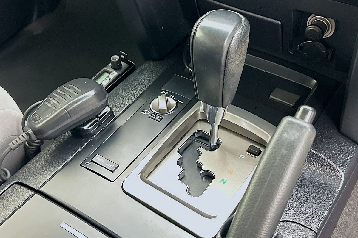 2010 Toyota LANDCRUISER GXL (4x4) VDJ200R 09 UPGRADE