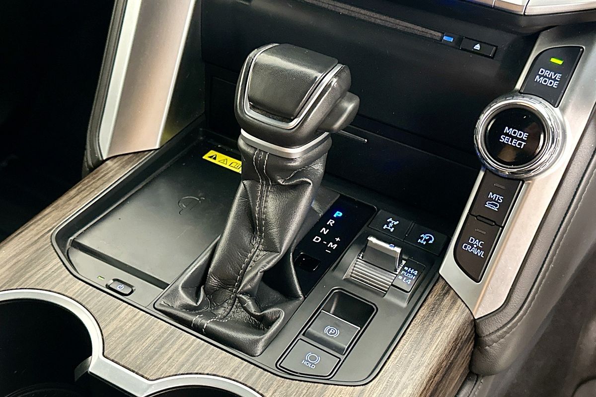 2024 Toyota LANDCRUISER LC300 VX (4x4) FJA300R