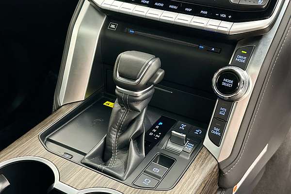 2024 Toyota LANDCRUISER LC300 SAHARA (4x4) FJA300R