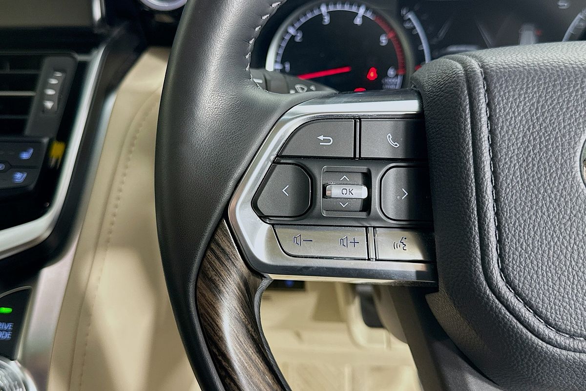 2024 Toyota Landcruiser LC300 SAHARA (4x4) FJA300R