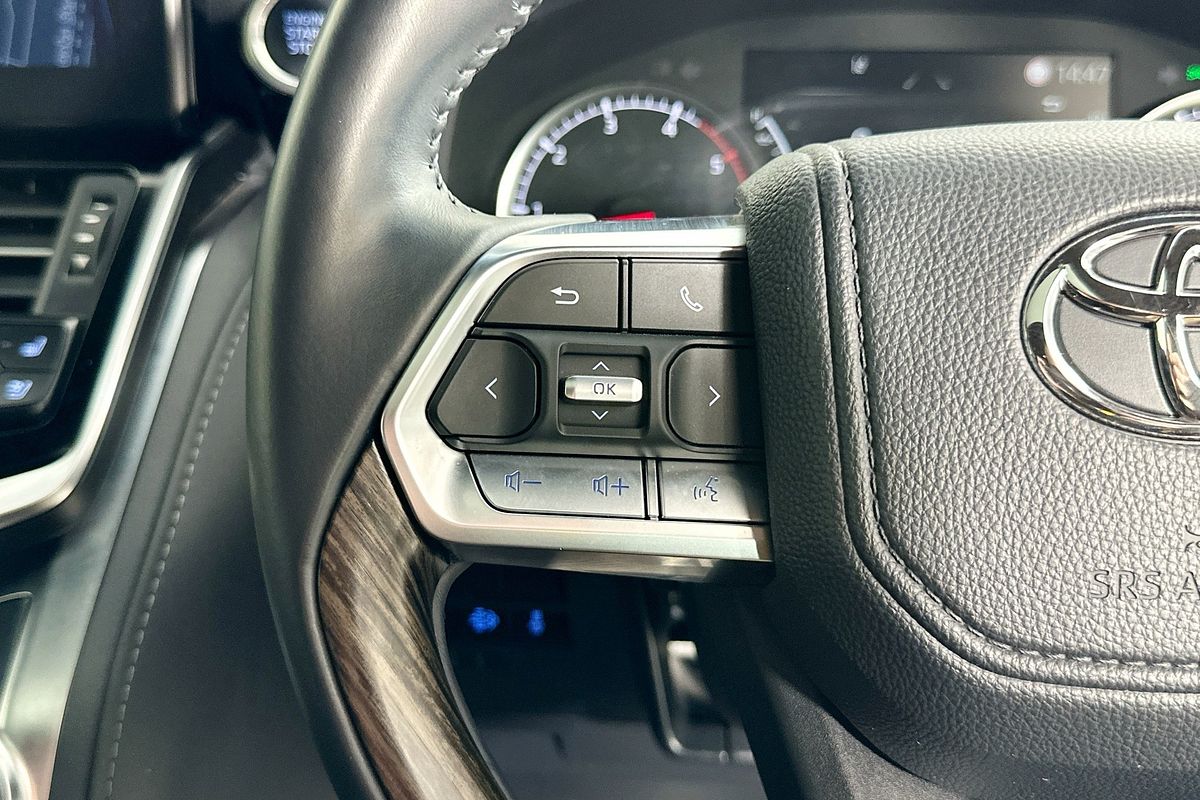 2024 Toyota LANDCRUISER LC300 SAHARA (4x4) FJA300R