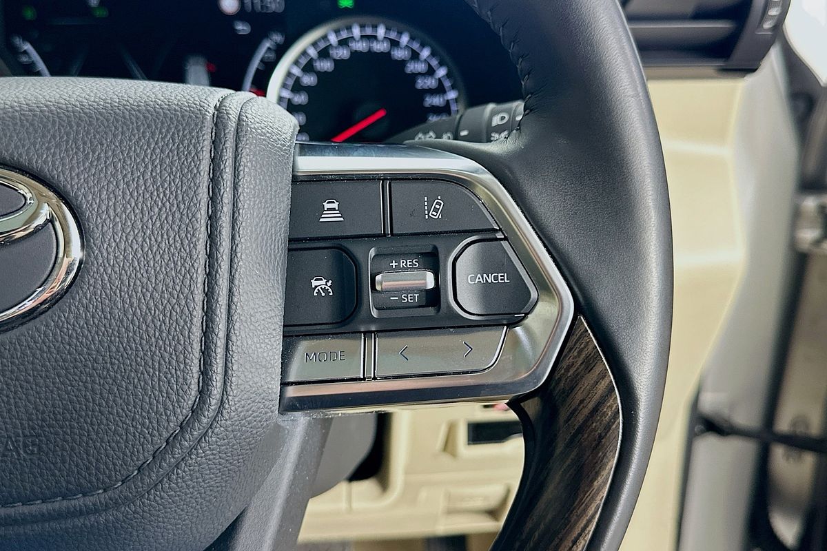 2024 Toyota Landcruiser LC300 SAHARA (4x4) FJA300R