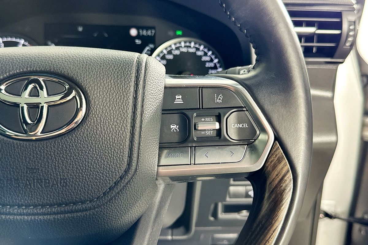 2024 Toyota LANDCRUISER LC300 SAHARA (4x4) FJA300R