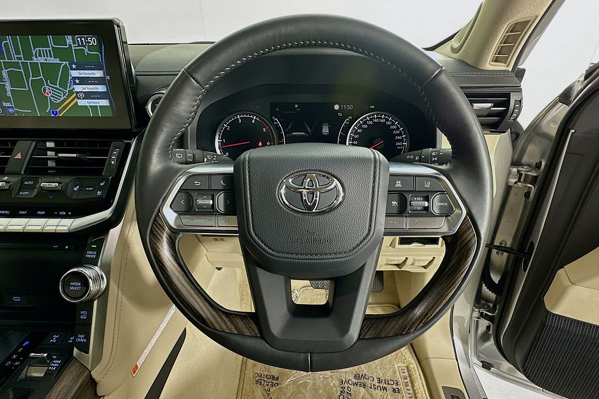 2024 Toyota Landcruiser LC300 SAHARA (4x4) FJA300R