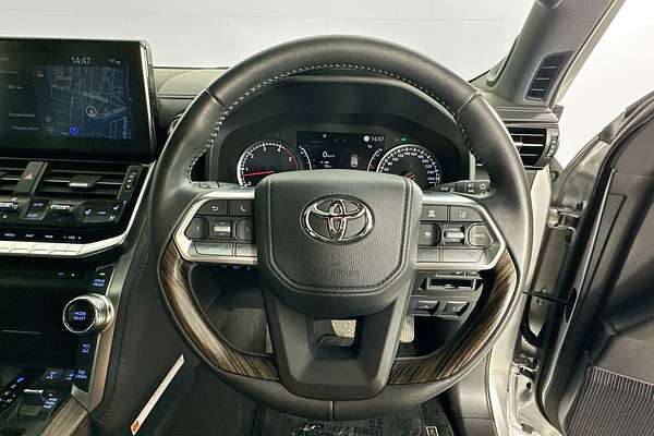 2024 Toyota LANDCRUISER LC300 SAHARA (4x4) FJA300R
