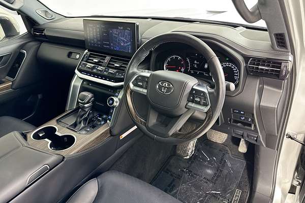 2024 Toyota LANDCRUISER LC300 SAHARA (4x4) FJA300R