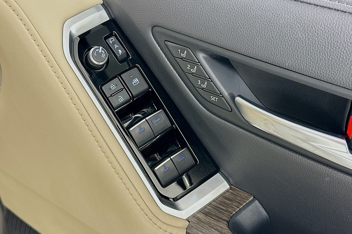 2024 Toyota Landcruiser LC300 SAHARA (4x4) FJA300R