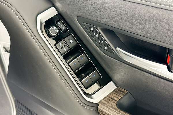 2024 Toyota LANDCRUISER LC300 SAHARA (4x4) FJA300R