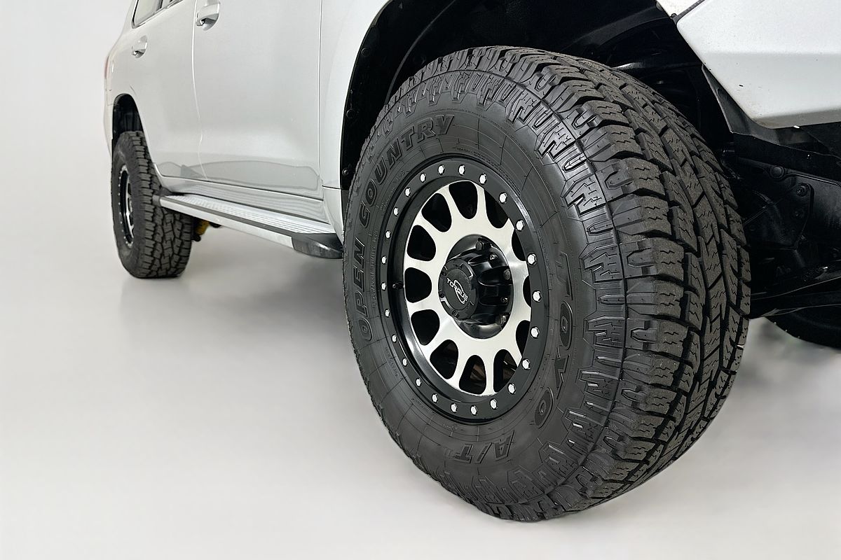 2010 Toyota LANDCRUISER GXL (4x4) VDJ200R 09 UPGRADE