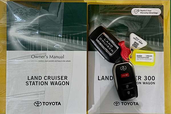 2022 Toyota Landcruiser LC300 VX (4x4) FJA300R