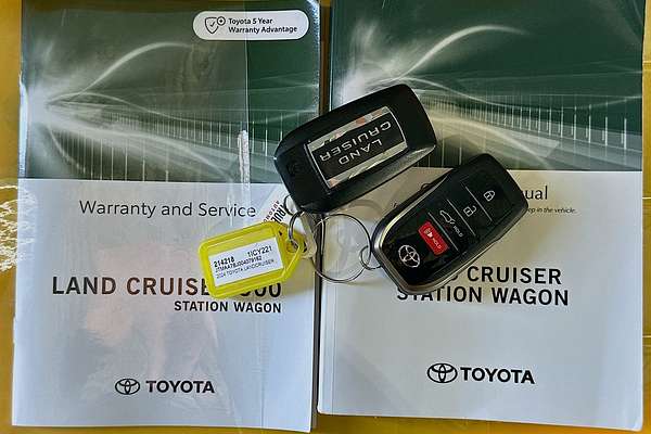 2024 Toyota Landcruiser LC300 SAHARA (4x4) FJA300R