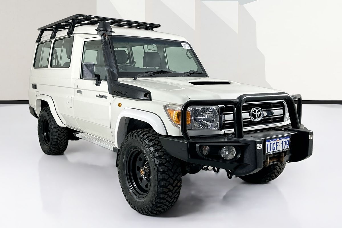 2016 Toyota Landcruiser GXL Troopcarrier VDJ78R