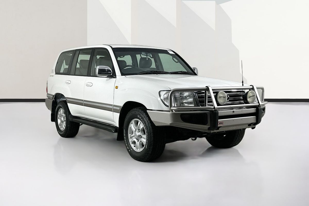 2004 Toyota LANDCRUISER SAHARA (4x4) HDJ100R