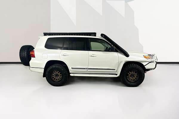 2015 Toyota Landcruiser Sahara VDJ200R