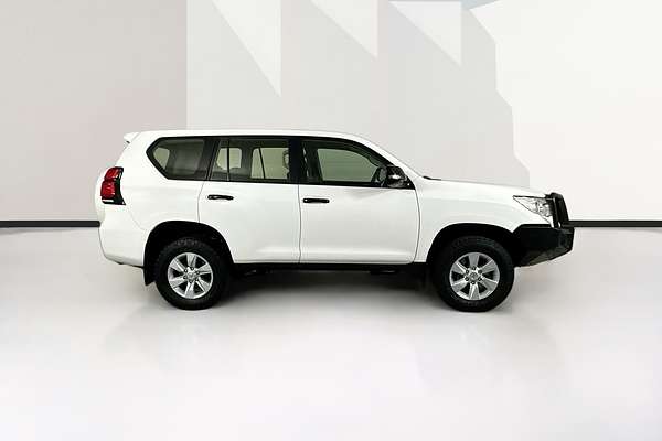 2017 Toyota LANDCRUISER GX GDJ150R