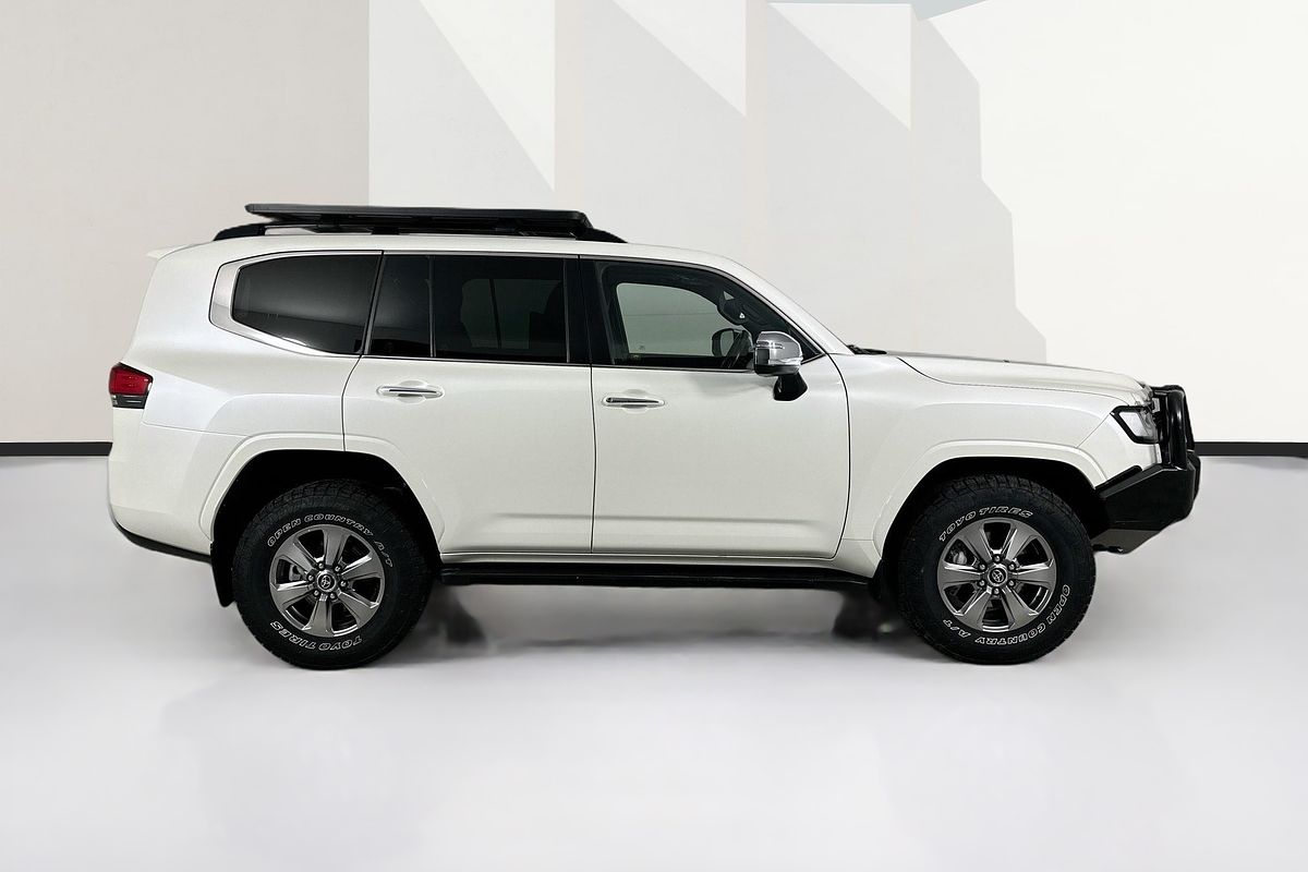 2022 Toyota LANDCRUISER LC300 SAHARA (4x4) FJA300R