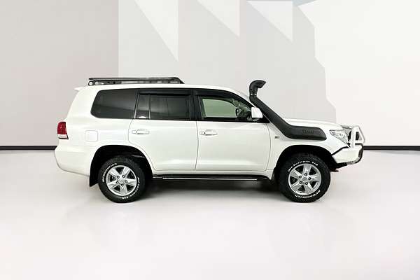 2011 Toyota LANDCRUISER SAHARA (4x4) VDJ200R 09 UPGRADE