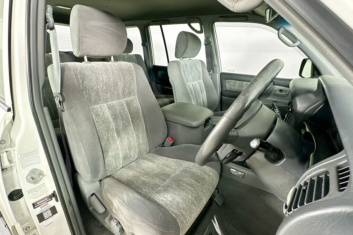 2001 Toyota LANDCRUISER 50th ANNIVERSARY (4x4) FZJ105R