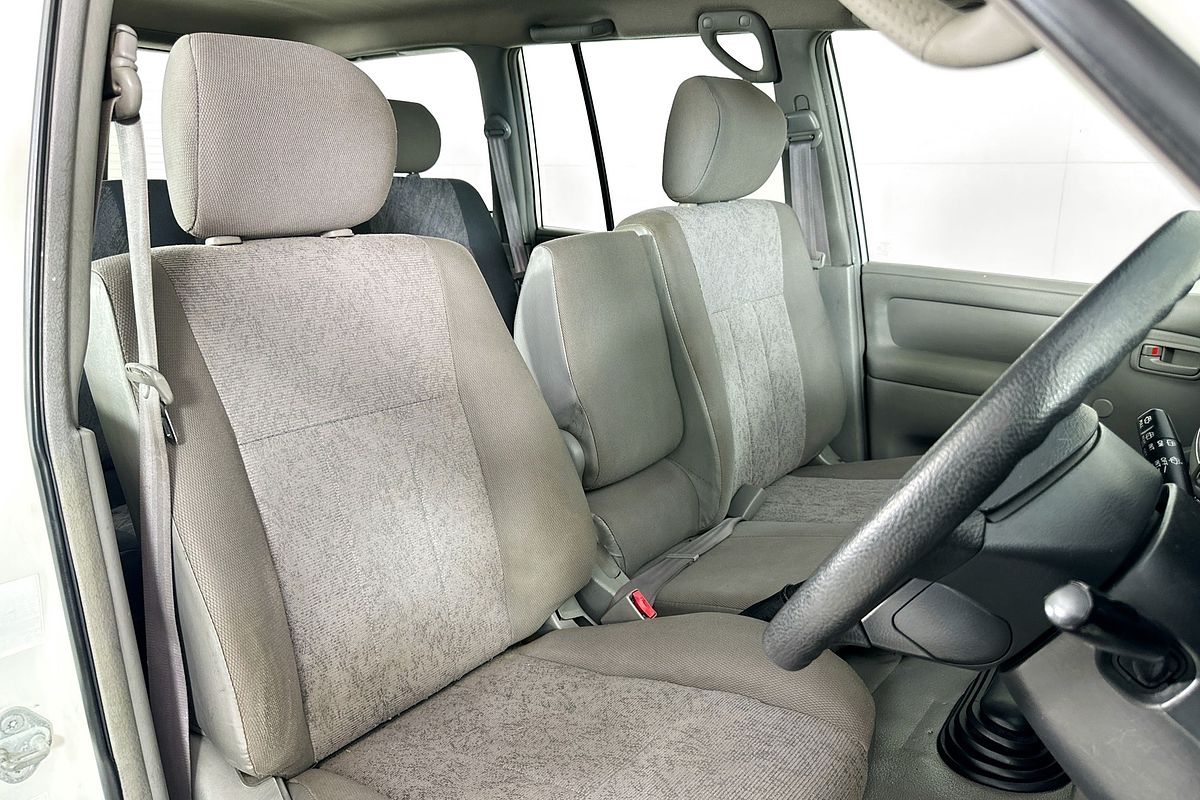 2003 Toyota LANDCRUISER (4x4) HZJ105R
