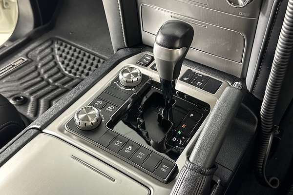 2021 Toyota LANDCRUISER LC200 SAHARA (4x4) VDJ200R
