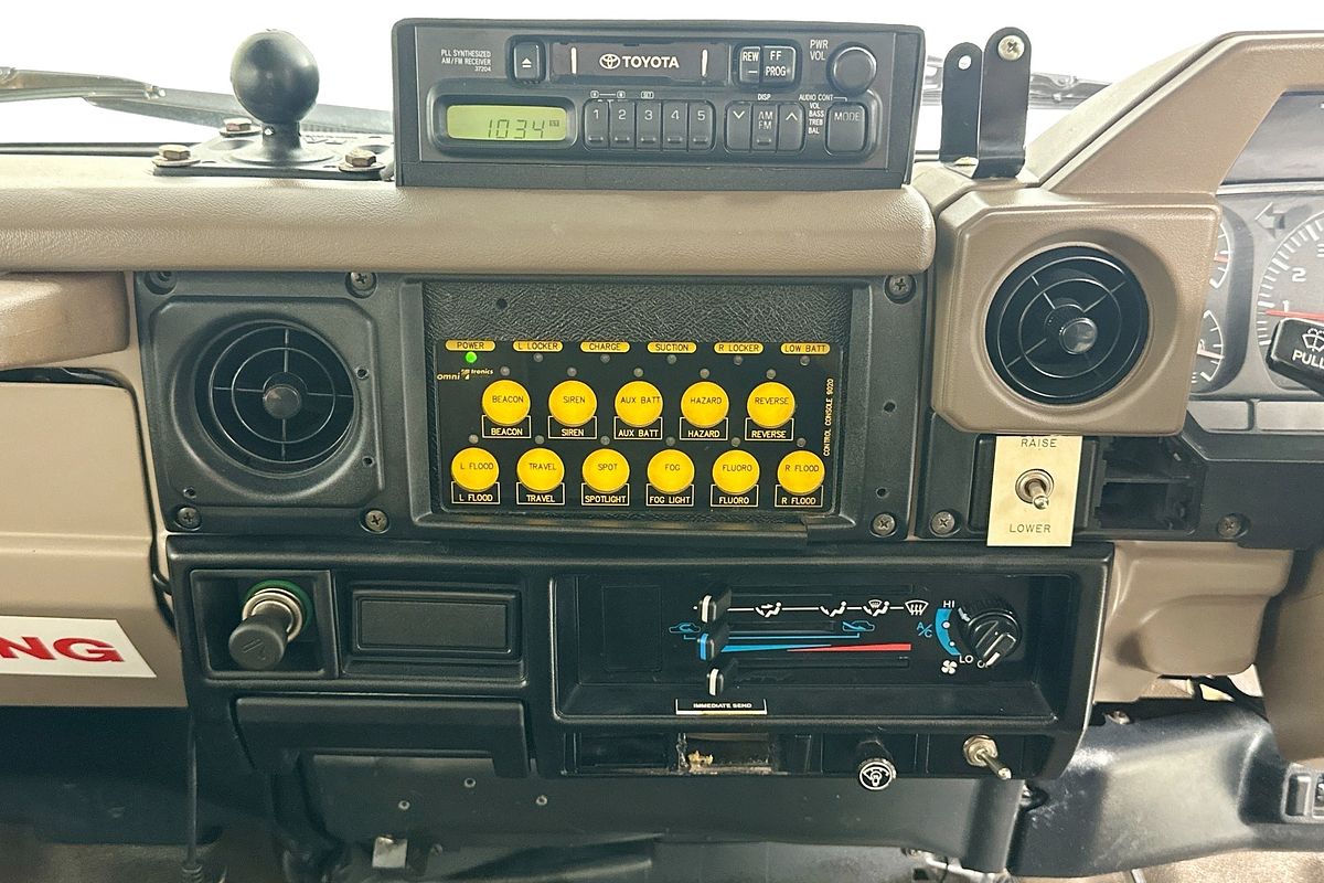 2001 Toyota LANDCRUISER (4x4) HZJ79R 4X4