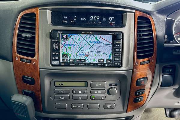 2004 Toyota LANDCRUISER SAHARA (4x4) HDJ100R