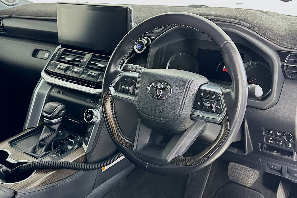 2022 Toyota LANDCRUISER LC300 SAHARA (4x4) FJA300R