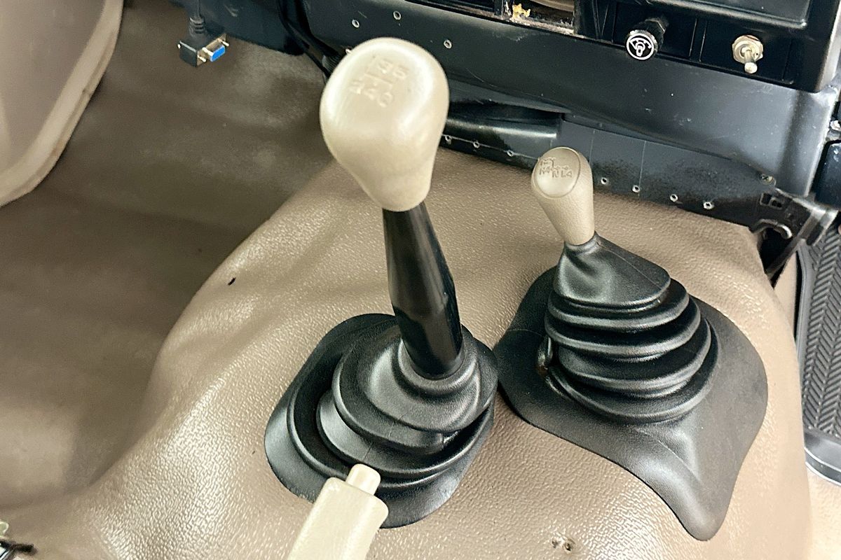 2001 Toyota LANDCRUISER (4x4) HZJ79R 4X4