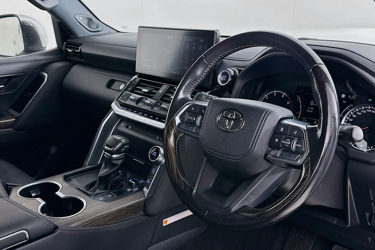 2022 Toyota Landcruiser LC300 SAHARA (4x4) FJA300R