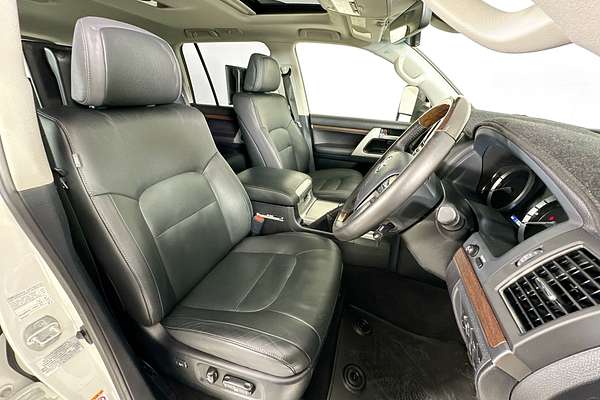 2019 Toyota LANDCRUISER LC200 SAHARA (4x4) VDJ200R